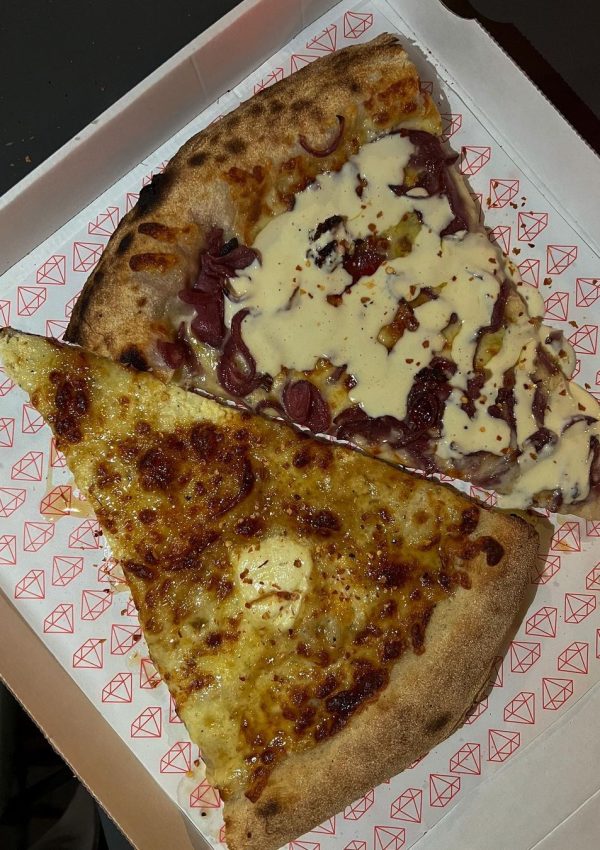 Kopenhag’da+akşam+yemekleri+için+tercih+ettiğimiz+yerleri+özetlemek+istedim+burada.+Her+türden+seçimler+yaptığımızı+fark+ettim,+güzel+olmuş+🥹+aklımızda+kalan+çok+yer+oldu+ama+ya+vakit+ya+nakit+sıkıntısından+sebep+