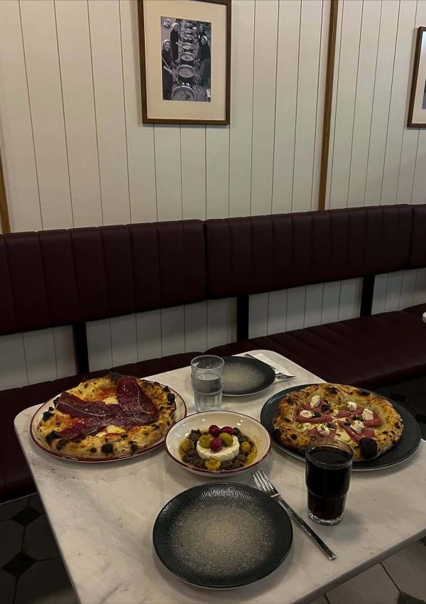 Moda’ya leziz bi napolitan pizza mekanı geldii 🍕 semtin yenisi gibi dursalar da kendileri semti (1)