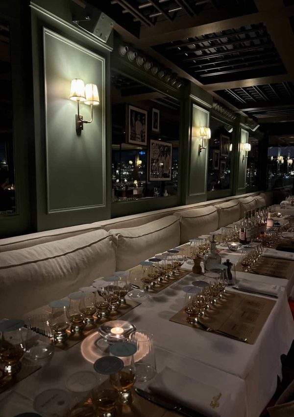 Şık bi ambiyansta lezzetli bi akşam geçirmek için önerebileceğim mekanlar arasına ekledim Zeffir (1)